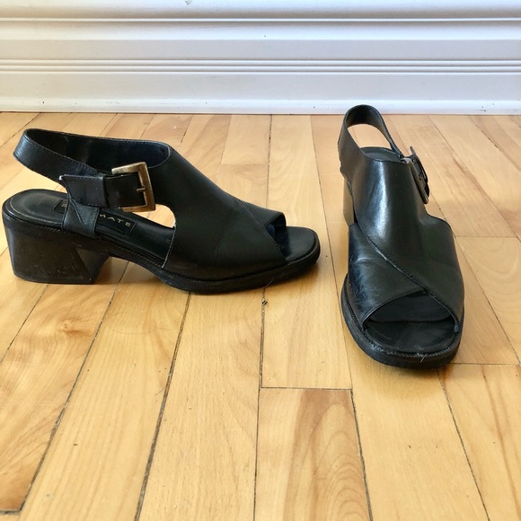 Vintage Chunky Heeled Sandals - Picture 2 of 3